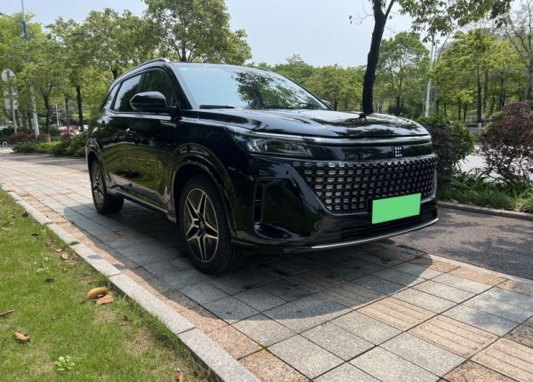 选插混SUV蓝电E5:让多口之家车主尽享驾驶乐趣
